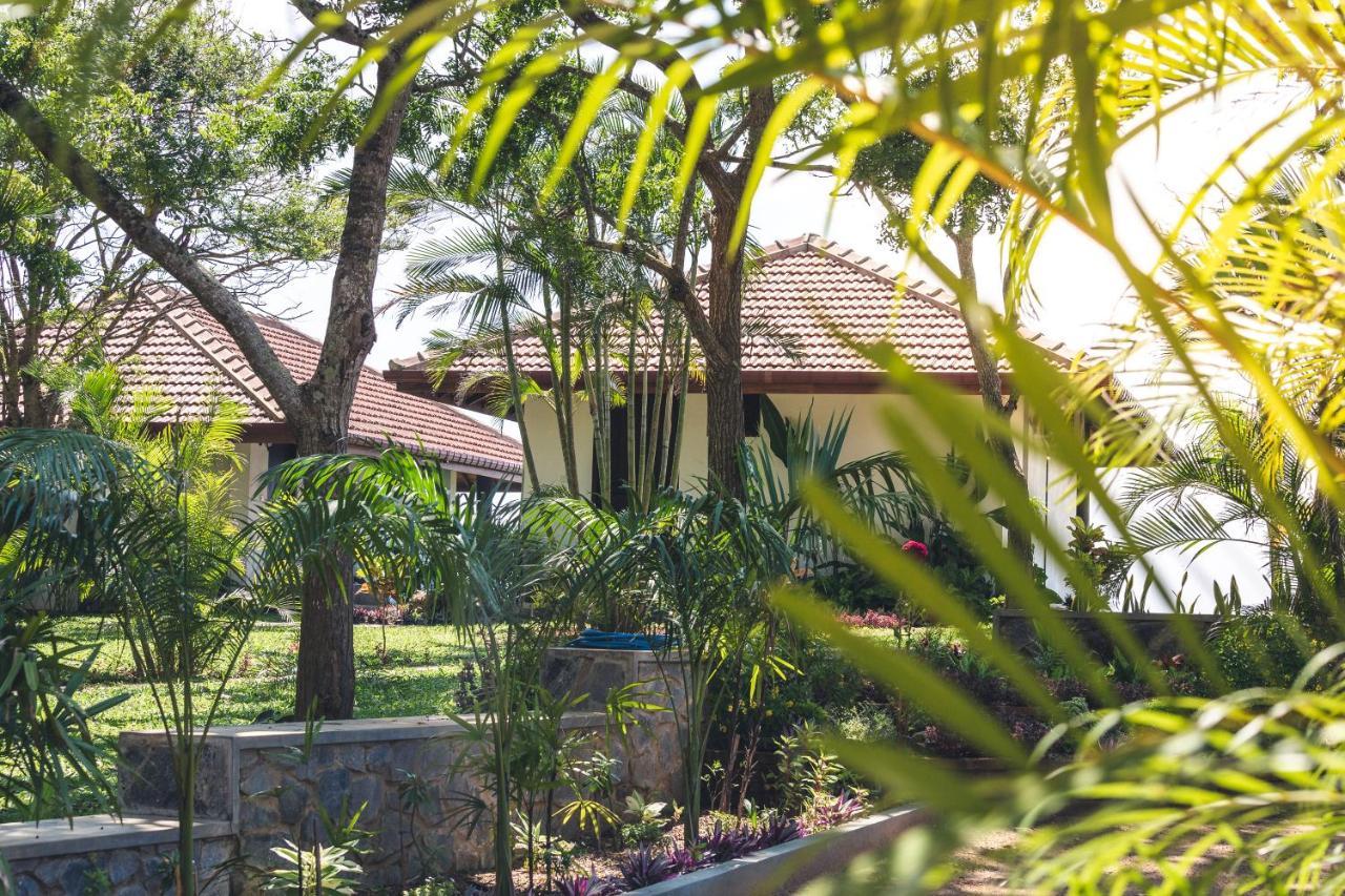 Hotel Omia Tangalle Exterior foto